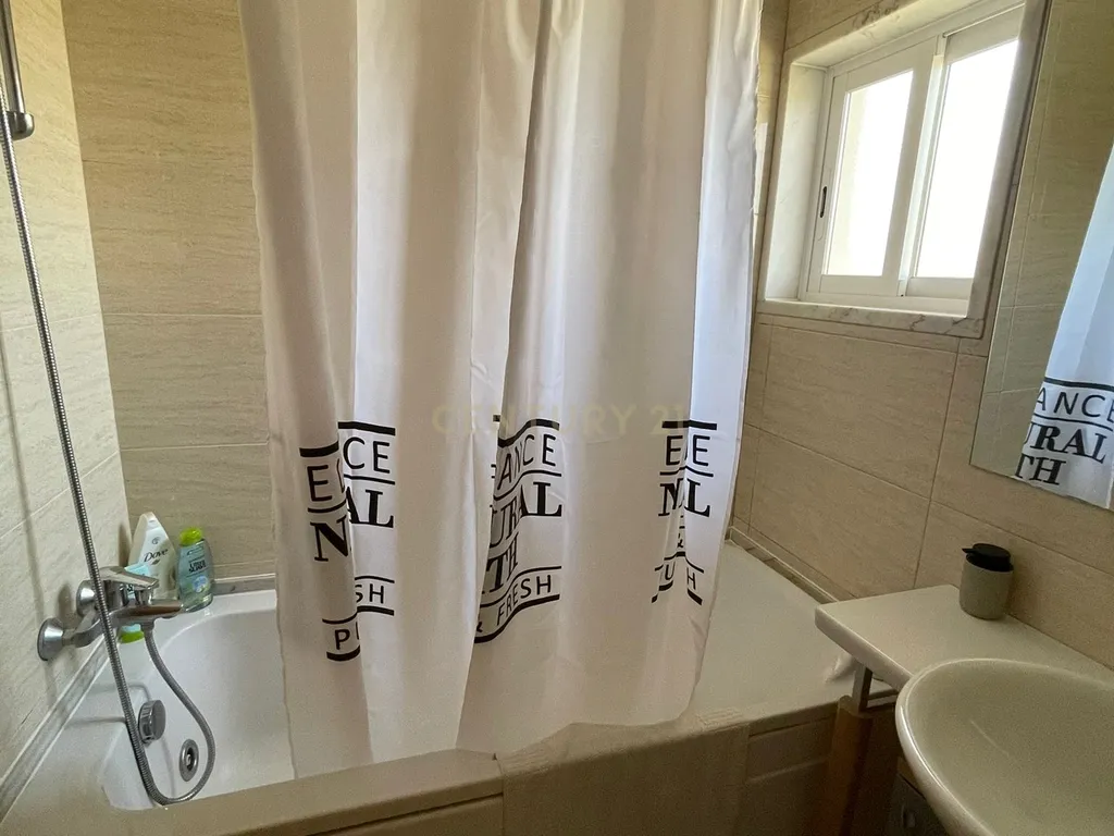 Apartamento T2 mobilado em Nova Carnaxide - Image 18