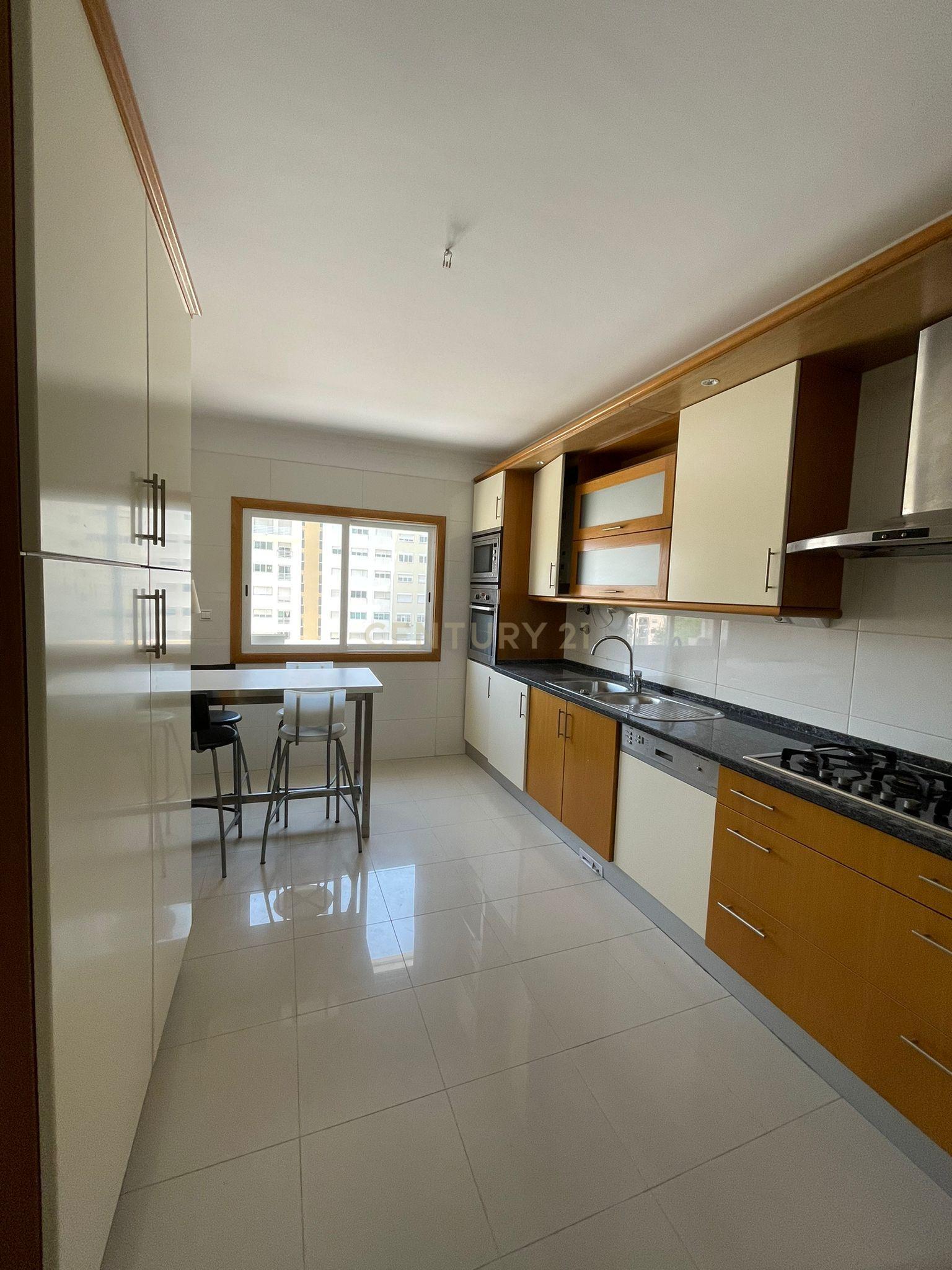 Fotografia 12 de Apartamento T2 mobilado em Nova Carnaxide