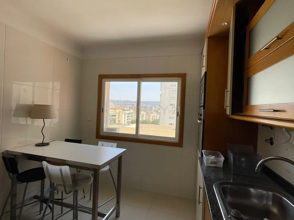 Apartamento T2 mobilado em Nova Carnaxide - Image 14