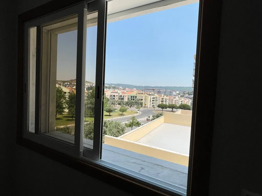 Apartamento T2 mobilado em Nova Carnaxide - Image 15