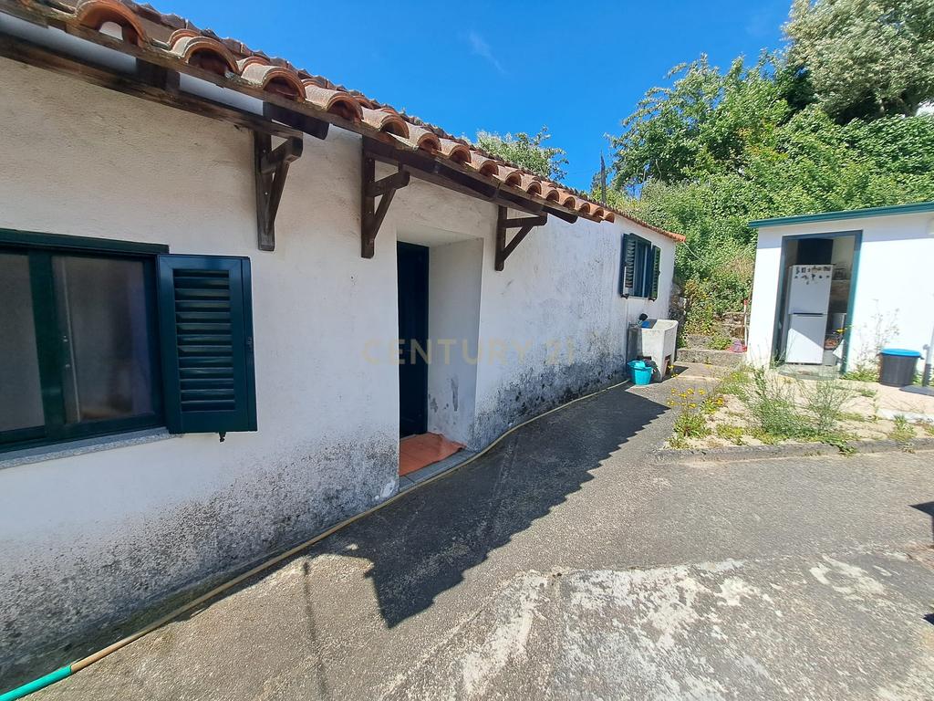MORADIA TERREA T2 - SANTA MARINHA DO ZÊZERE EM BAIÃO - Image 1