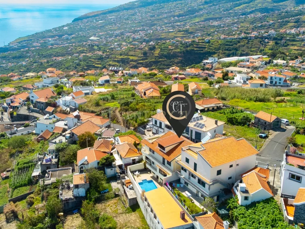 Moradia Tradicional com Vista Deslumbrante – Arco da Calheta - Image 38