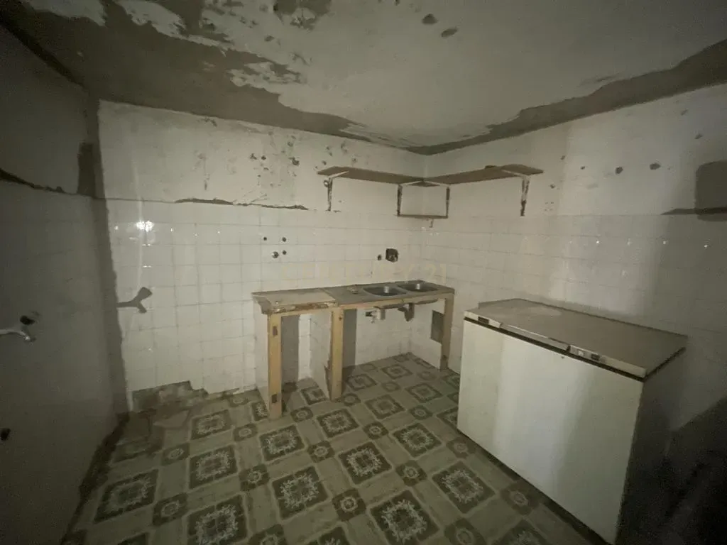 Moradia para reconstruir, Castelo, Castelo Branco - Image 10