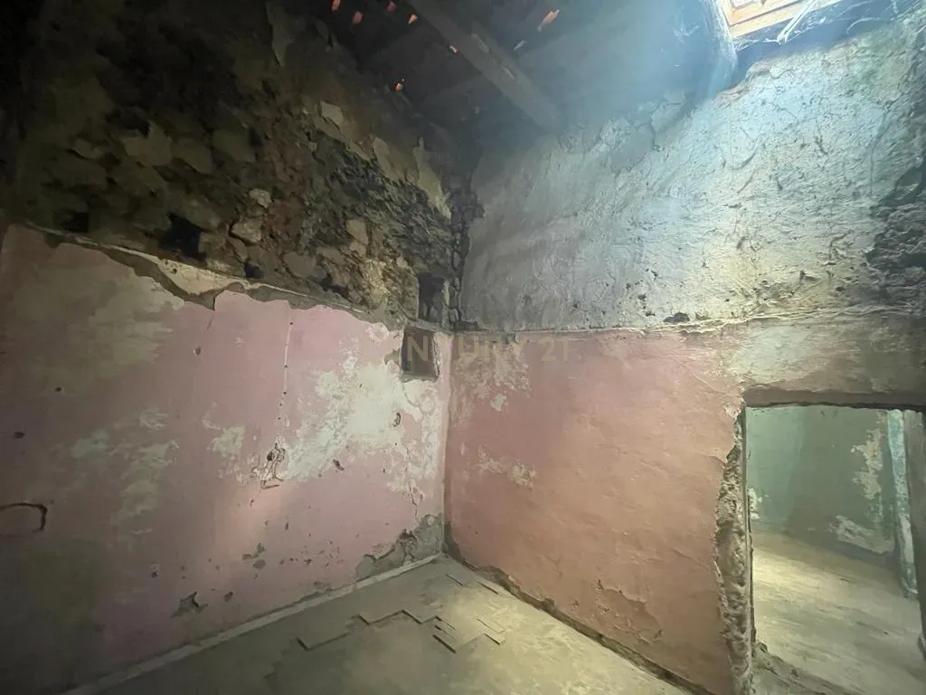 Moradia para reconstruir, Castelo, Castelo Branco - Image 7