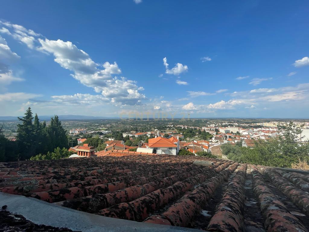 Moradia para reconstruir, Castelo, Castelo Branco - Image 3