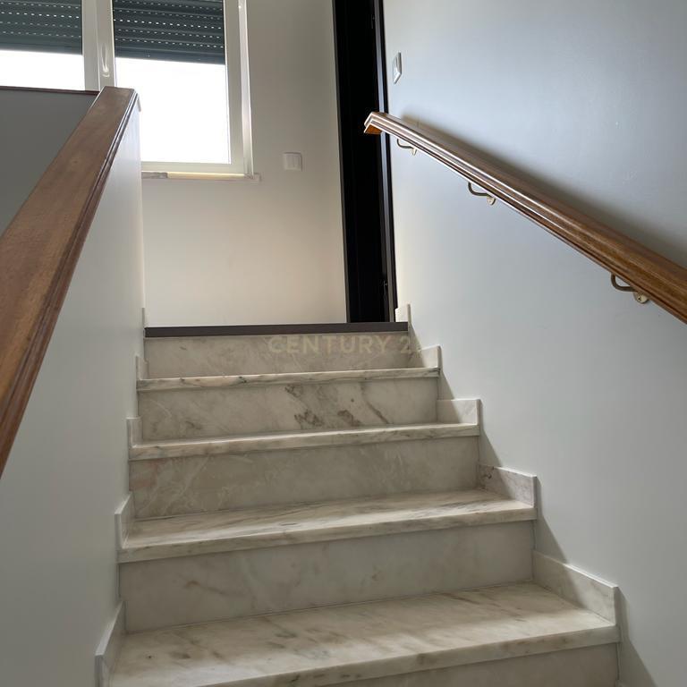 Prédio com Habitação com 3 quartos e Loja para Comércio - Image 20