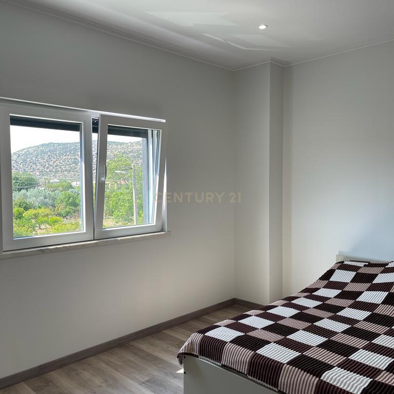 Prédio com Habitação com 3 quartos e Loja para Comércio - Image 7