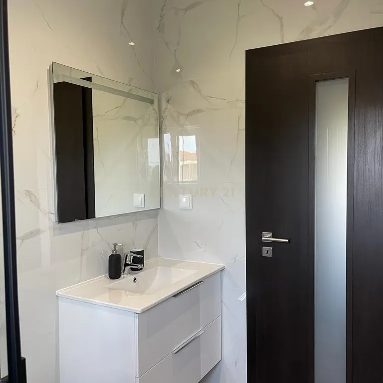 Prédio com Habitação com 3 quartos e Loja para Comércio - Image 10