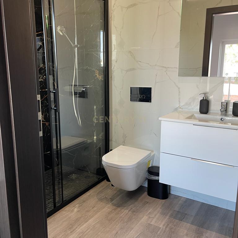 Prédio com Habitação com 3 quartos e Loja para Comércio - Image 14
