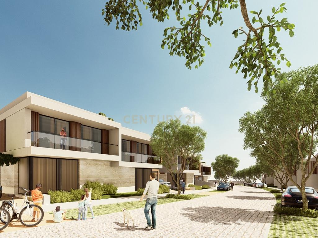Terreno de 12.141m2 para Construção de 28 unidades habitacionais em Condomínio Fechado - Albarraque - Sintra com PIP aprovado pela CMS - Image 1