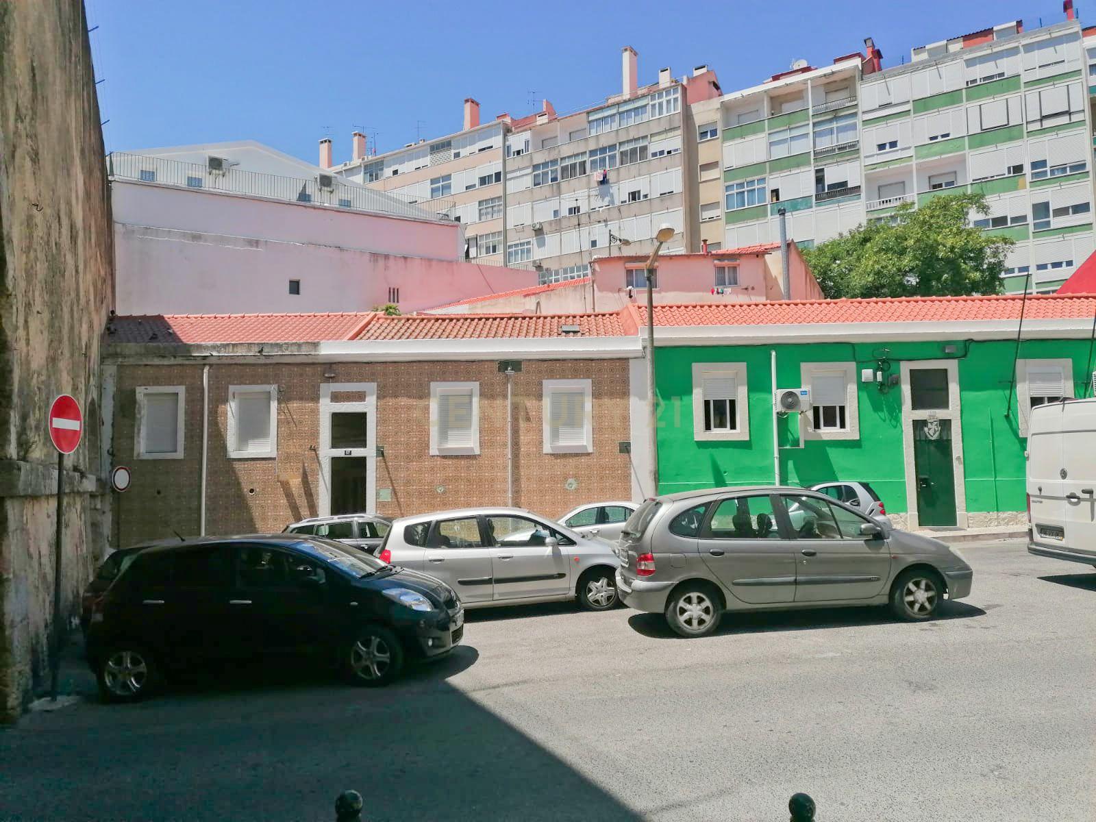 moradia t2 remodelada em Alcântara Lisboa. - Image 15