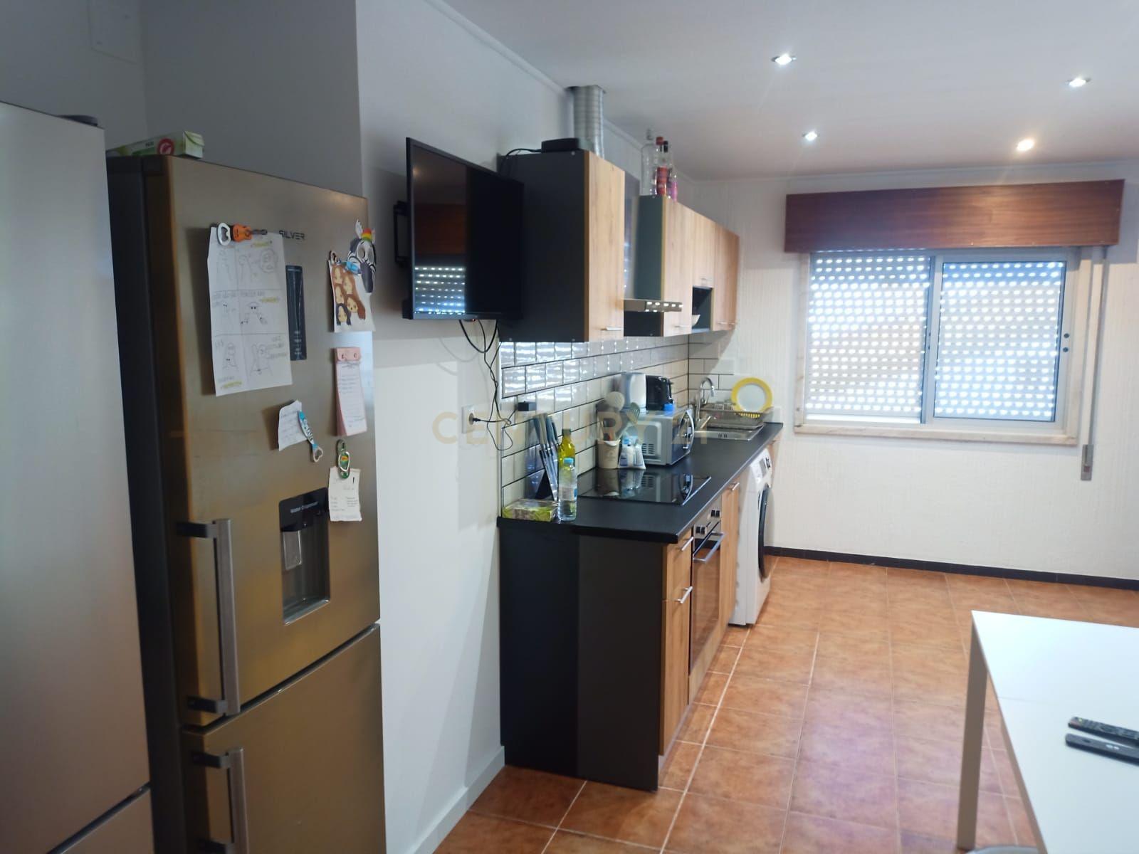 Apartamento T5, Castelo Branco - Image 2
