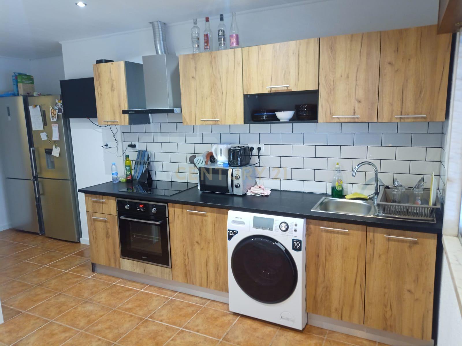 Apartamento T5, Castelo Branco - Image 1