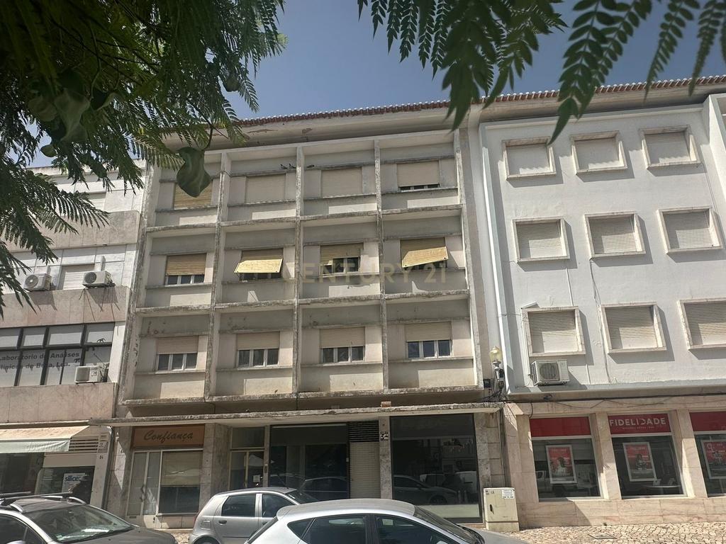 Oportunidade Única! Prédio em Propriedade Total no Coração de Beja - Image 42