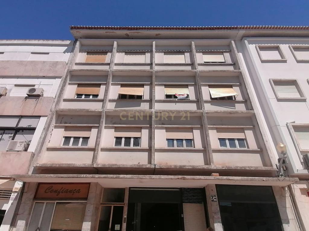 Oportunidade Única! Prédio em Propriedade Total no Coração de Beja - Image 44