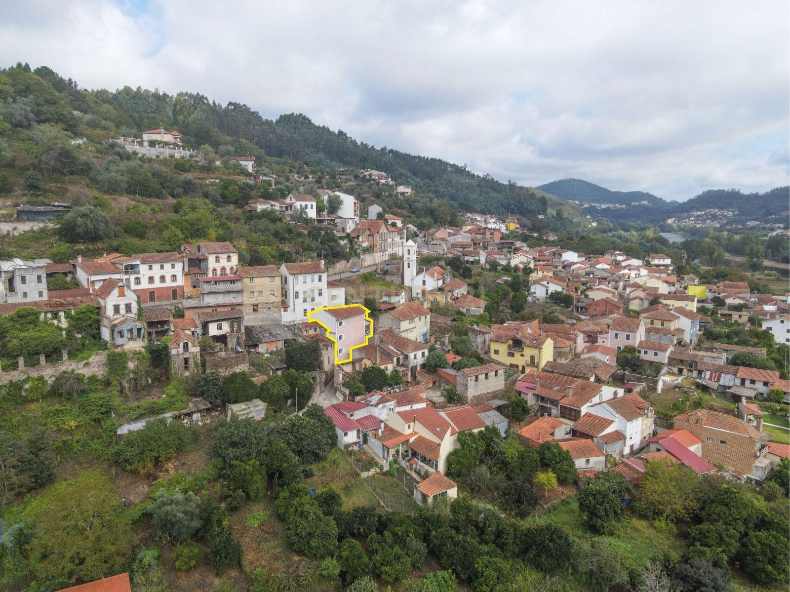 Moradia de 3 quartos, a 450m da praia fluvial e a 18 Km de Coimbra - Image 47