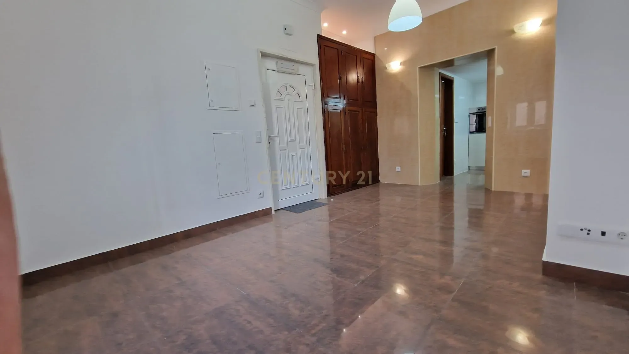 moradia t2 remodelada em Alcântara Lisboa. - Image 1