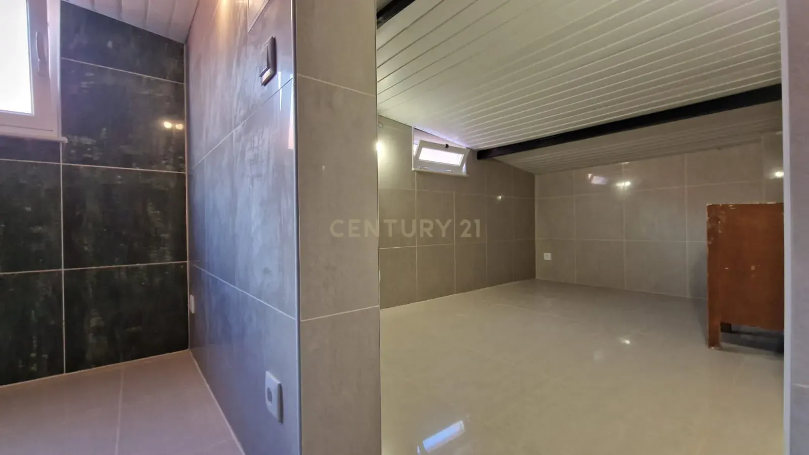 moradia t2 remodelada em Alcântara Lisboa. - Image 14