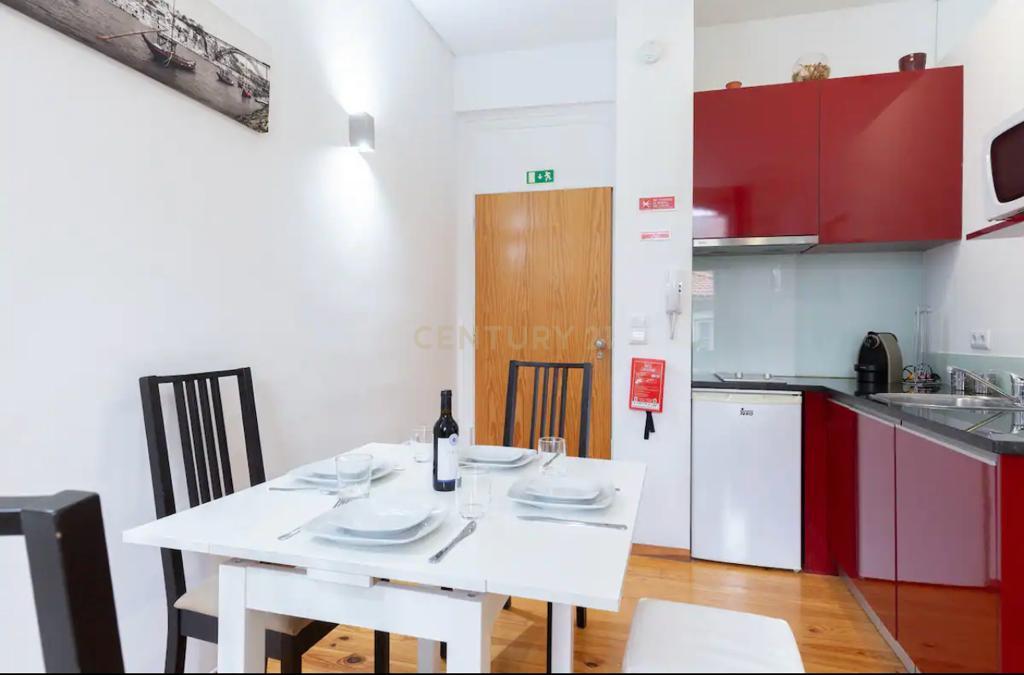Apartamento T0 na Rua do Almada - Image 9