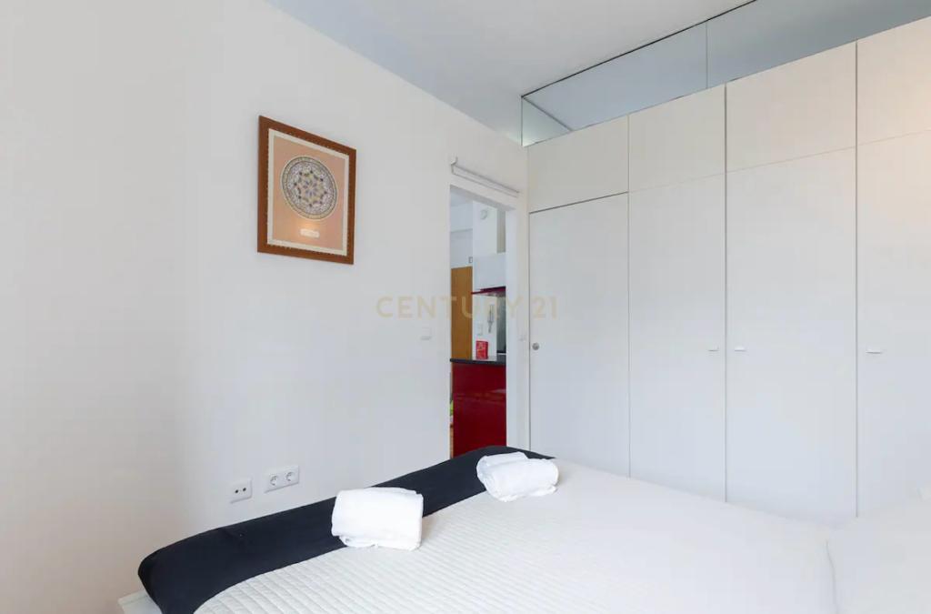 Apartamento T0 na Rua do Almada - Image 12
