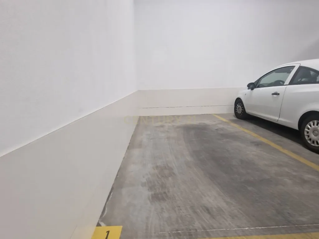 Apartamento T1 c/ garagem novo de 2022 em Portimão - Image 22