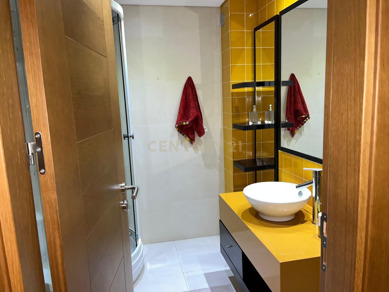 Fotografia 7 de Espaçoso Apartamento T4 em Odivelas, Loures