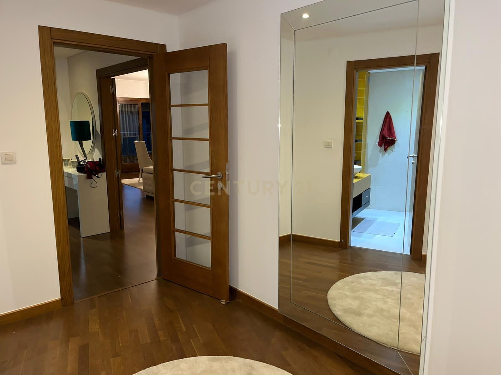 Fotografia 6 de Espaçoso Apartamento T4 em Odivelas, Loures