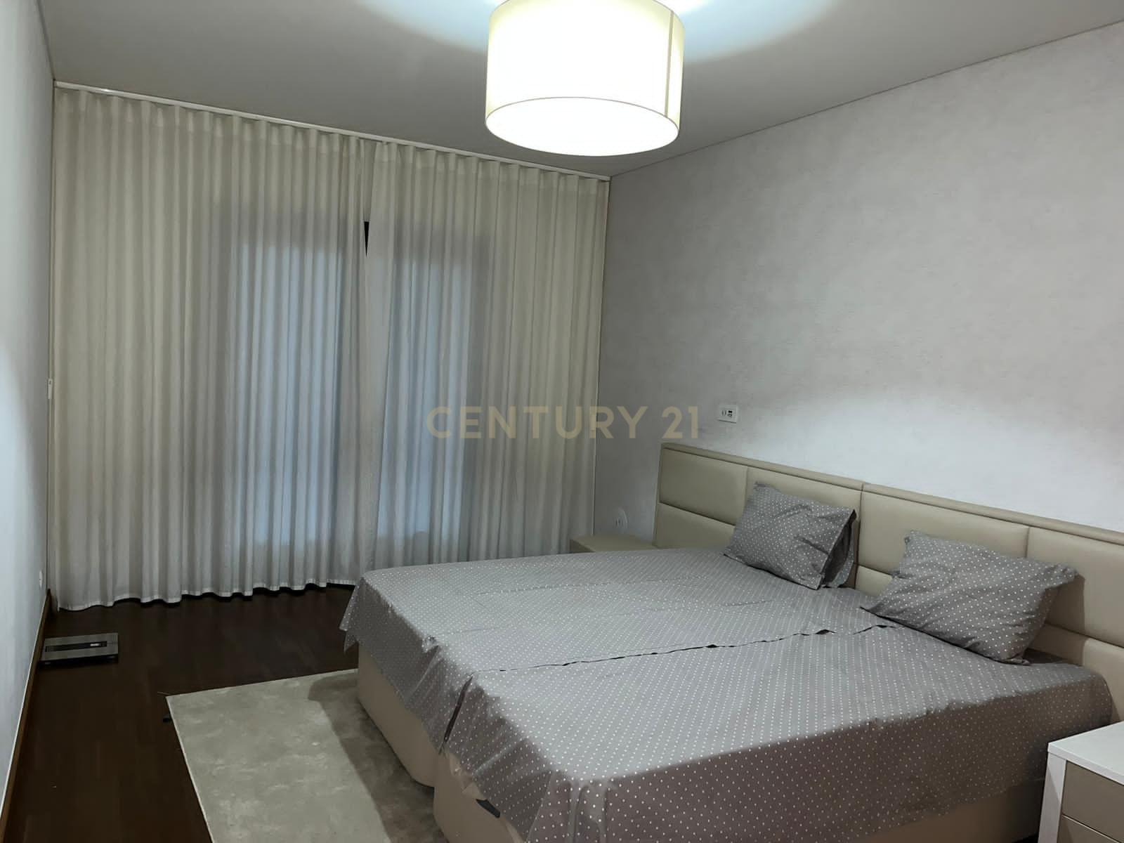Fotografia 9 de Espaçoso Apartamento T4 em Odivelas, Loures