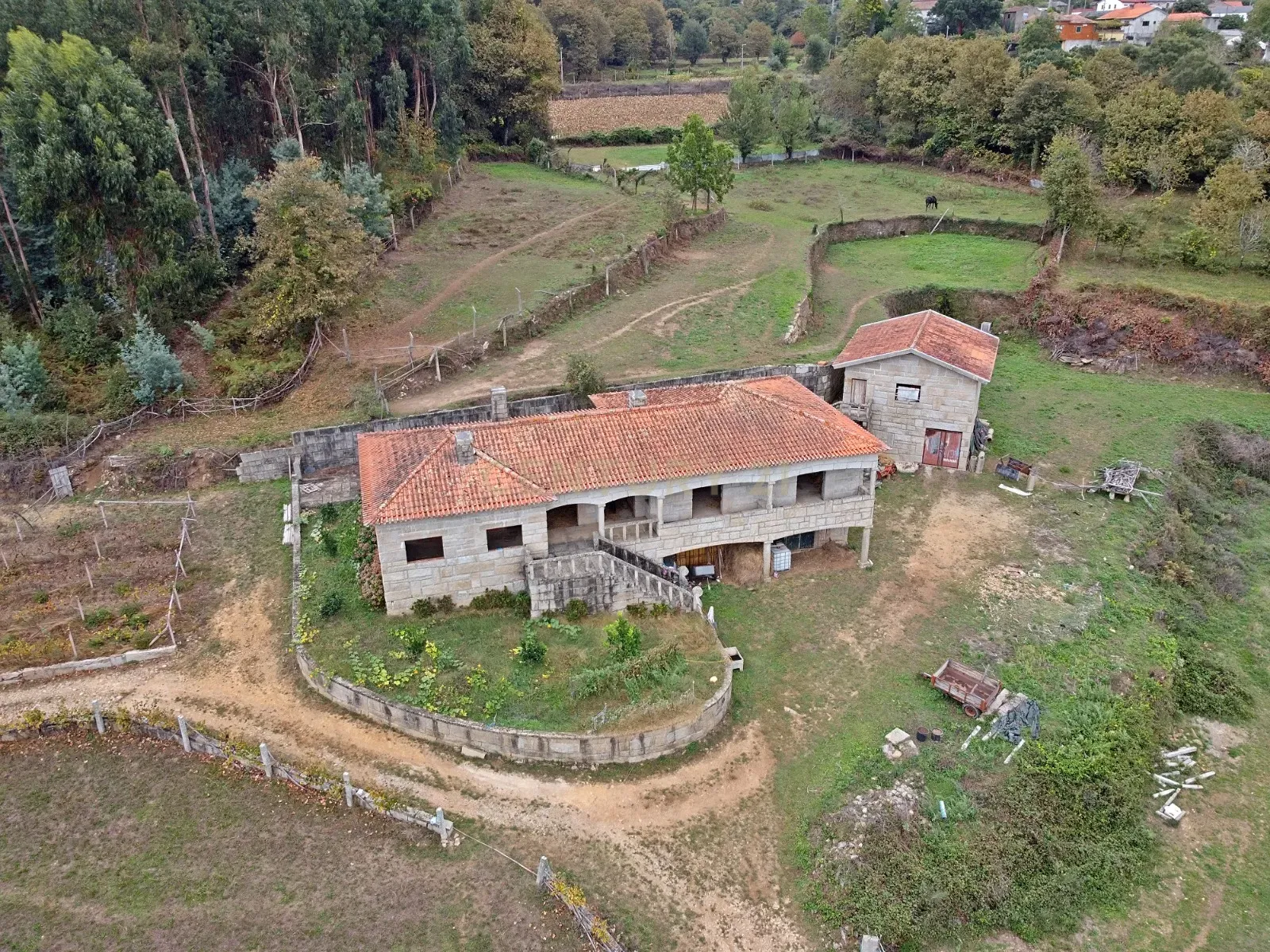 Quinta em Alvarenga, 2 moradias para terminar construção - Passadiços Paiva e Ponte 516 Arouca - Image 2
