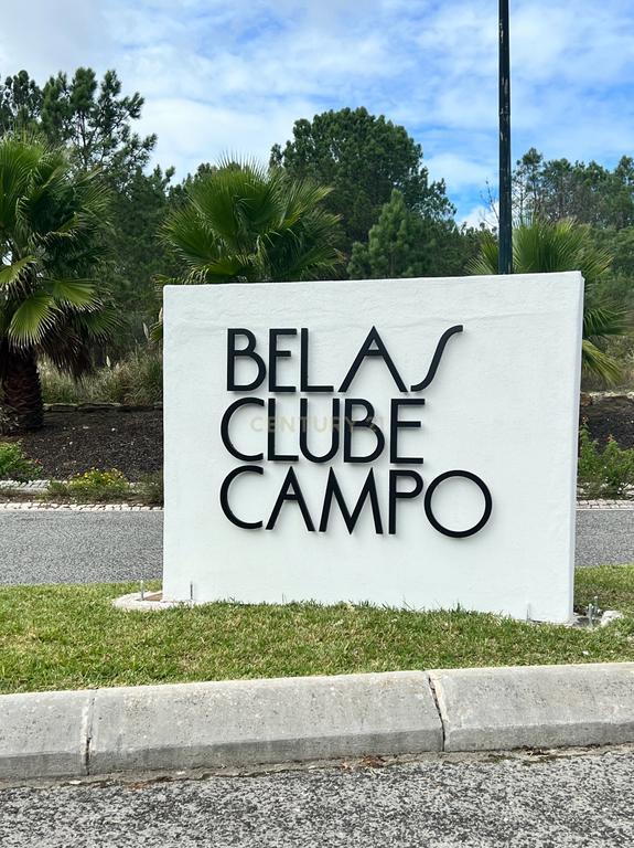 Moradia T5 remodelada no Belas Clube de Campo - Image 16