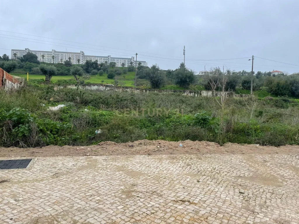 Terreno urbano com 674 m2 para construção na Quinta da Laje, em Palmela - Image 1
