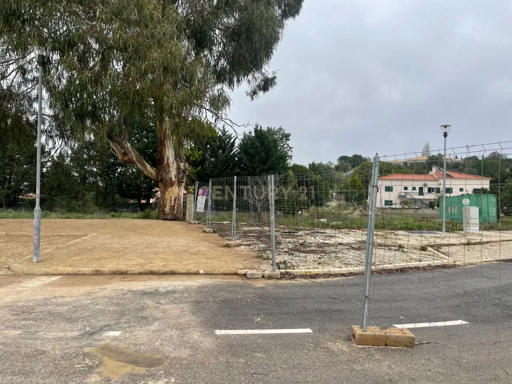 Terreno urbano com 674 m2 para construção na Quinta da Laje, em Palmela - Image 3