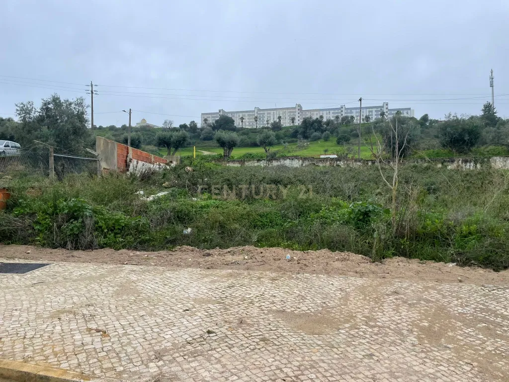 Terreno urbano com 674 m2 para construção na Quinta da Laje, em Palmela - Image 2