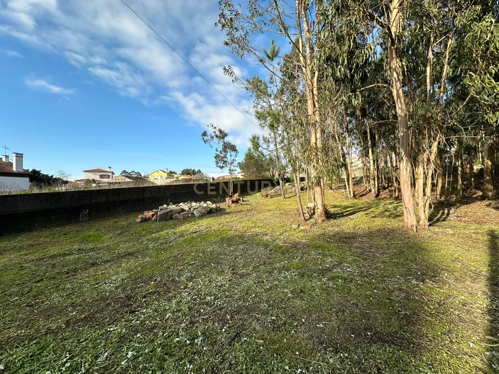 Terreno Urbano em Braga - Oportunidade Única de Construção - Image 6