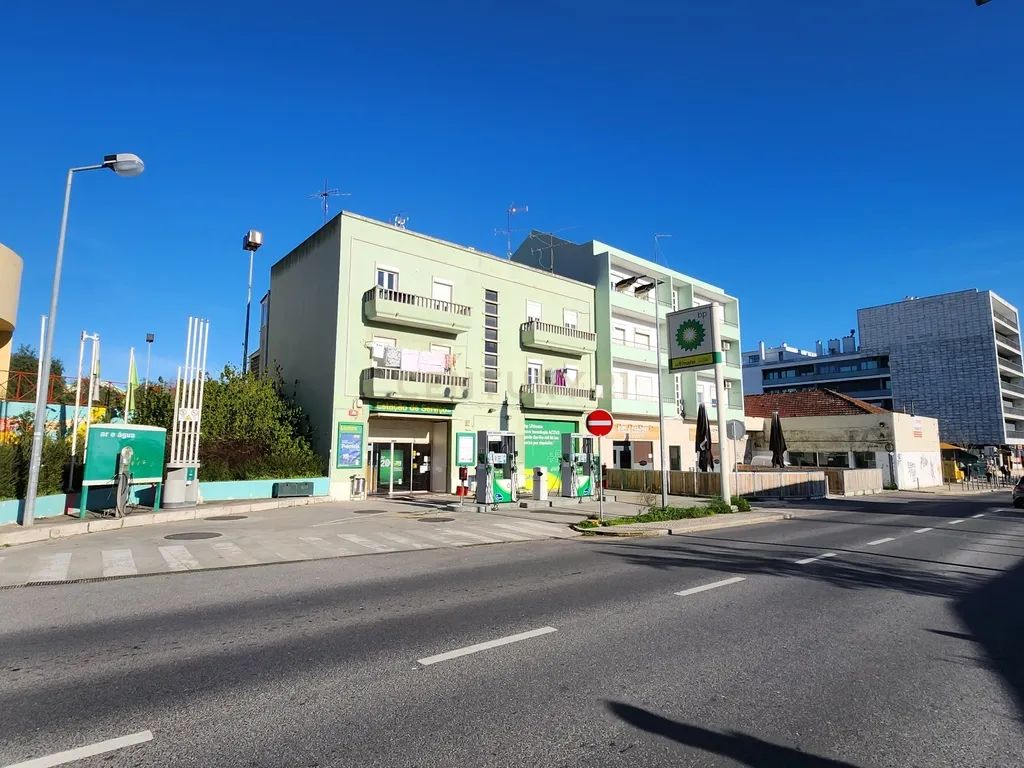 Espaço comercial com 630 m2 em Loures - Image 7