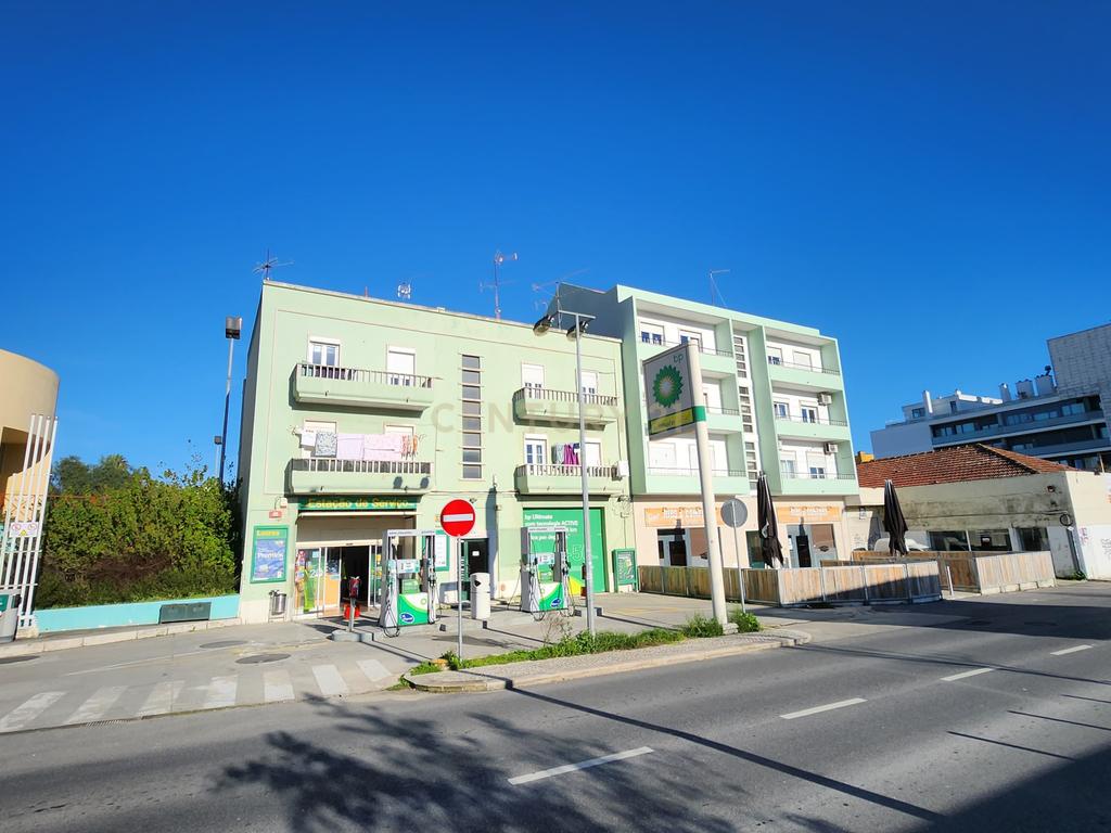 Espaço comercial com 630 m2 em Loures - Image 9