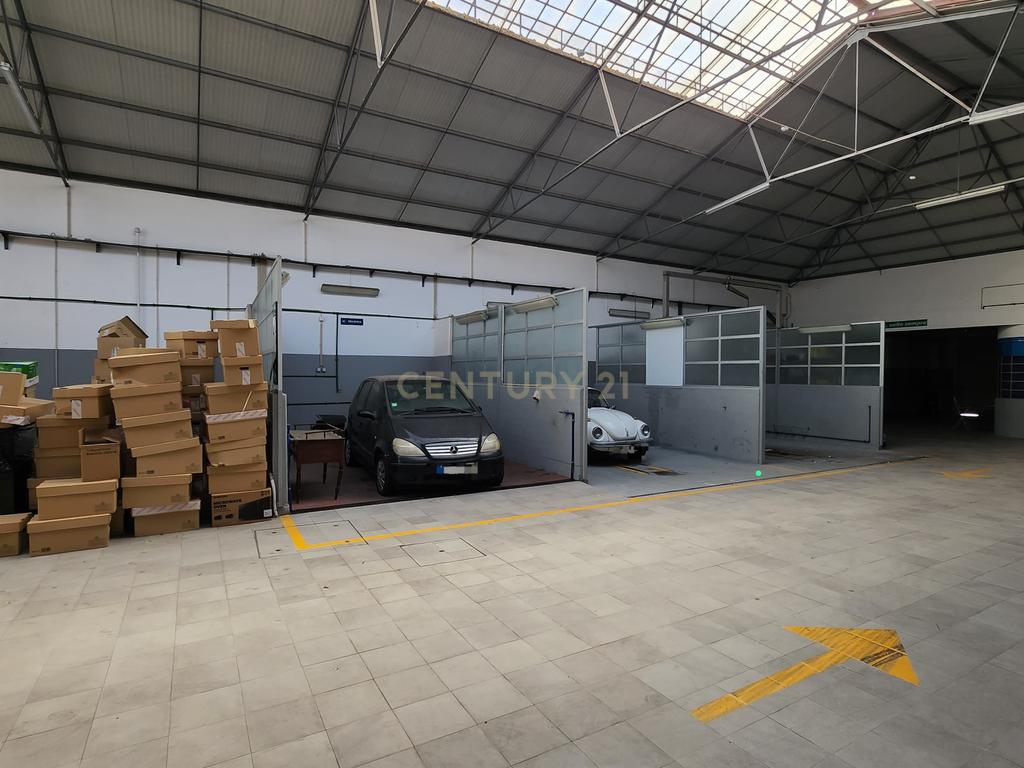Espaço comercial com 630 m2 em Loures - Image 5