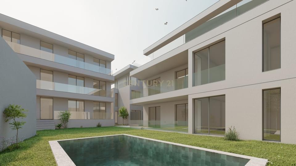 NÃO PERCA ESTA GRANDE OPORTUNIDADE! FANTÁSTICO EDIFICIO NO CENTRO DE LAGOA COM 6 APARTAMENTOS T3 POR REMODELAR E COM PROJECTO APROVADO PARA CONSTRUIR MAIS 8 APARTAMENTOS T3 COM GARAGEM, JARDIM E PISCINA COMUM MUITO BEM LOCALIZADO NO CENTRO DE LAGOA A POUC - Image 1
