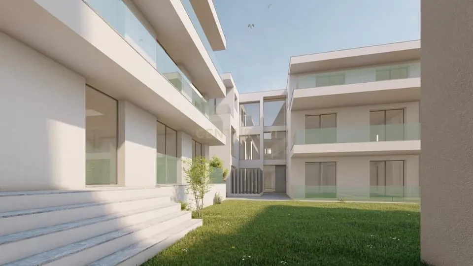 NÃO PERCA ESTA GRANDE OPORTUNIDADE! FANTÁSTICO EDIFICIO NO CENTRO DE LAGOA COM 6 APARTAMENTOS T3 POR REMODELAR E COM PROJECTO APROVADO PARA CONSTRUIR MAIS 8 APARTAMENTOS T3 COM GARAGEM, JARDIM E PISCINA COMUM MUITO BEM LOCALIZADO NO CENTRO DE LAGOA A POUC - Image 4
