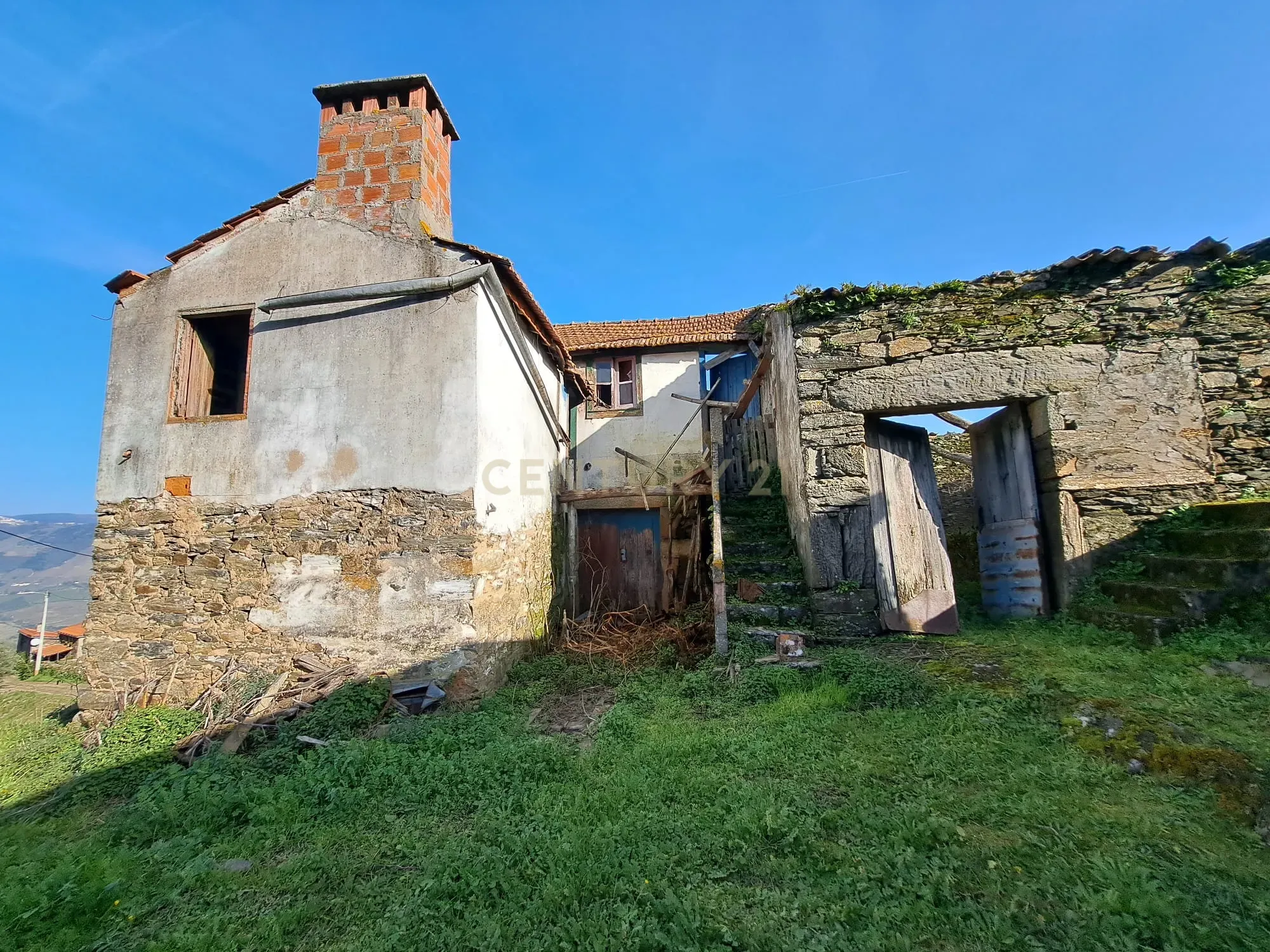 Quinta Fraga do Gato no Alto Douro Vinhateiro com cerca de 6000 m2 - Image 7