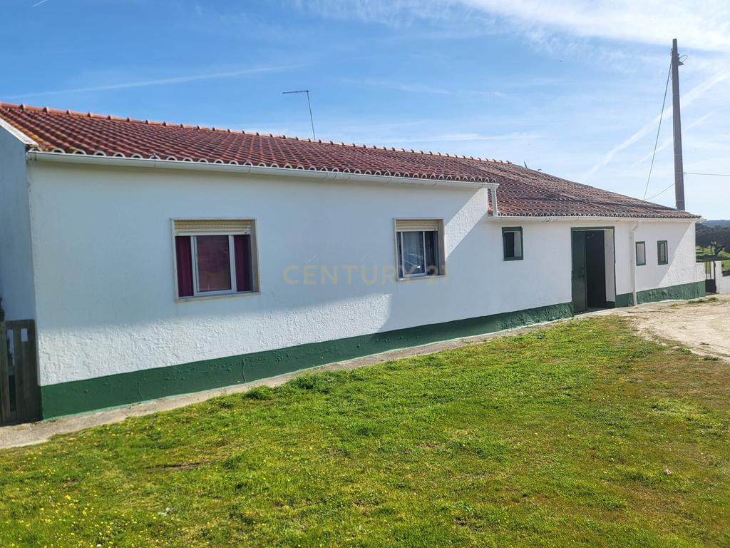 Quinta de 5ha com moradia no Sabugueiro, Arraiolos - Image 1