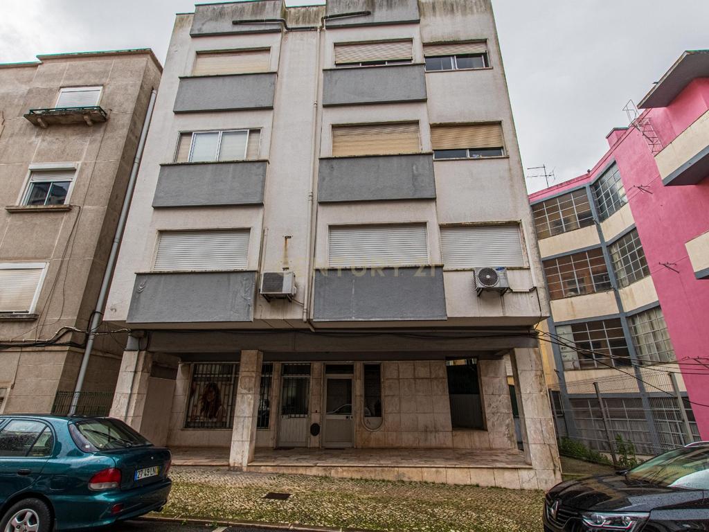 Espaço Comercial (2 pisos) Amadora - Image 18