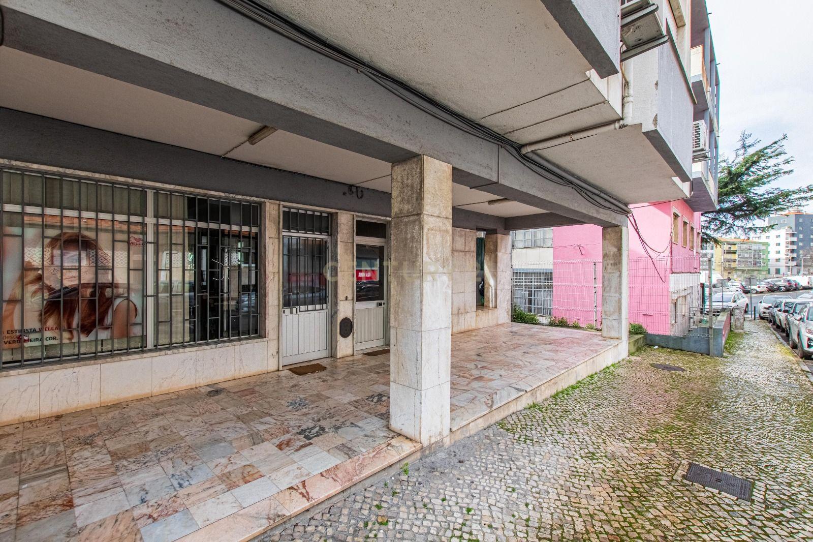 Espaço Comercial (2 pisos) Amadora - Image 14