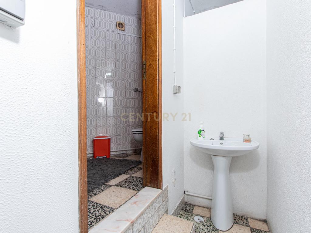Espaço Comercial (2 pisos) Amadora - Image 7