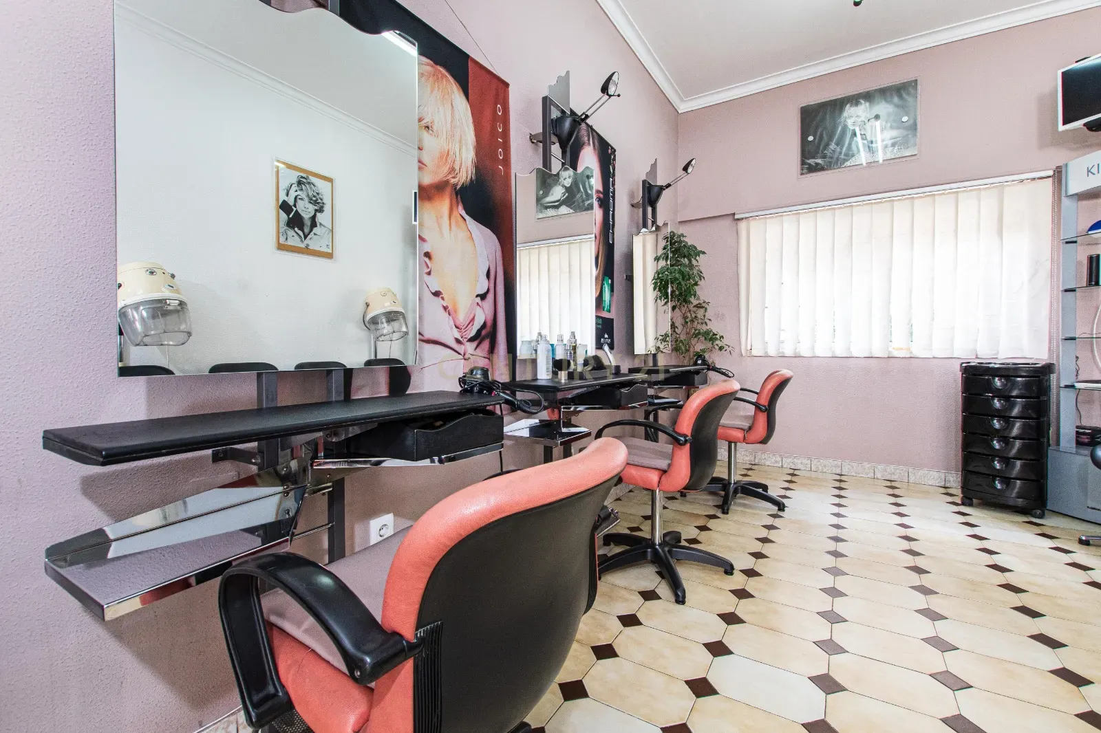 Espaço Comercial (2 pisos) Amadora - Image 1