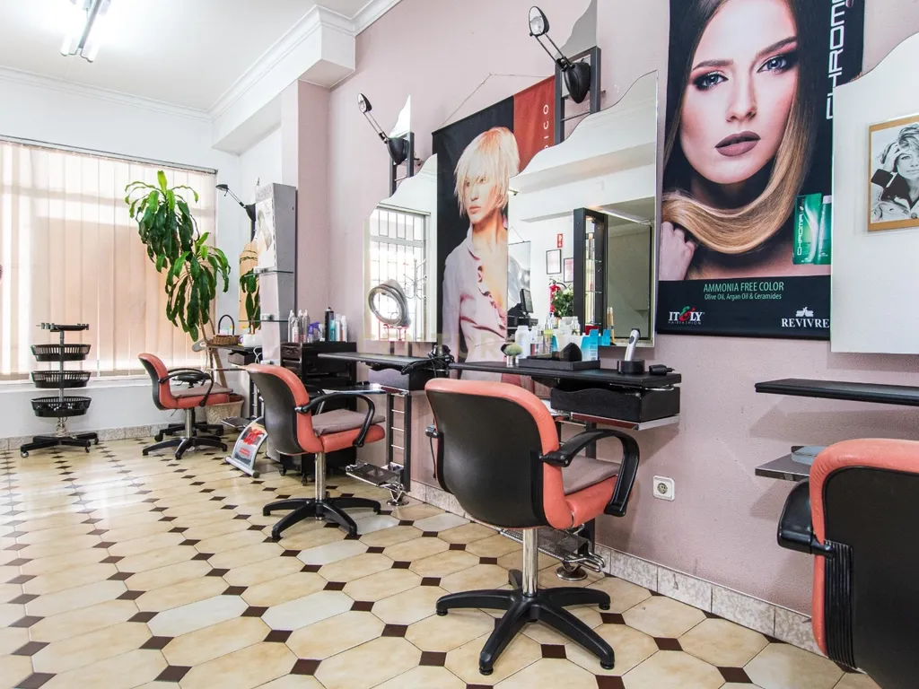 Espaço Comercial (2 pisos) Amadora - Image 2