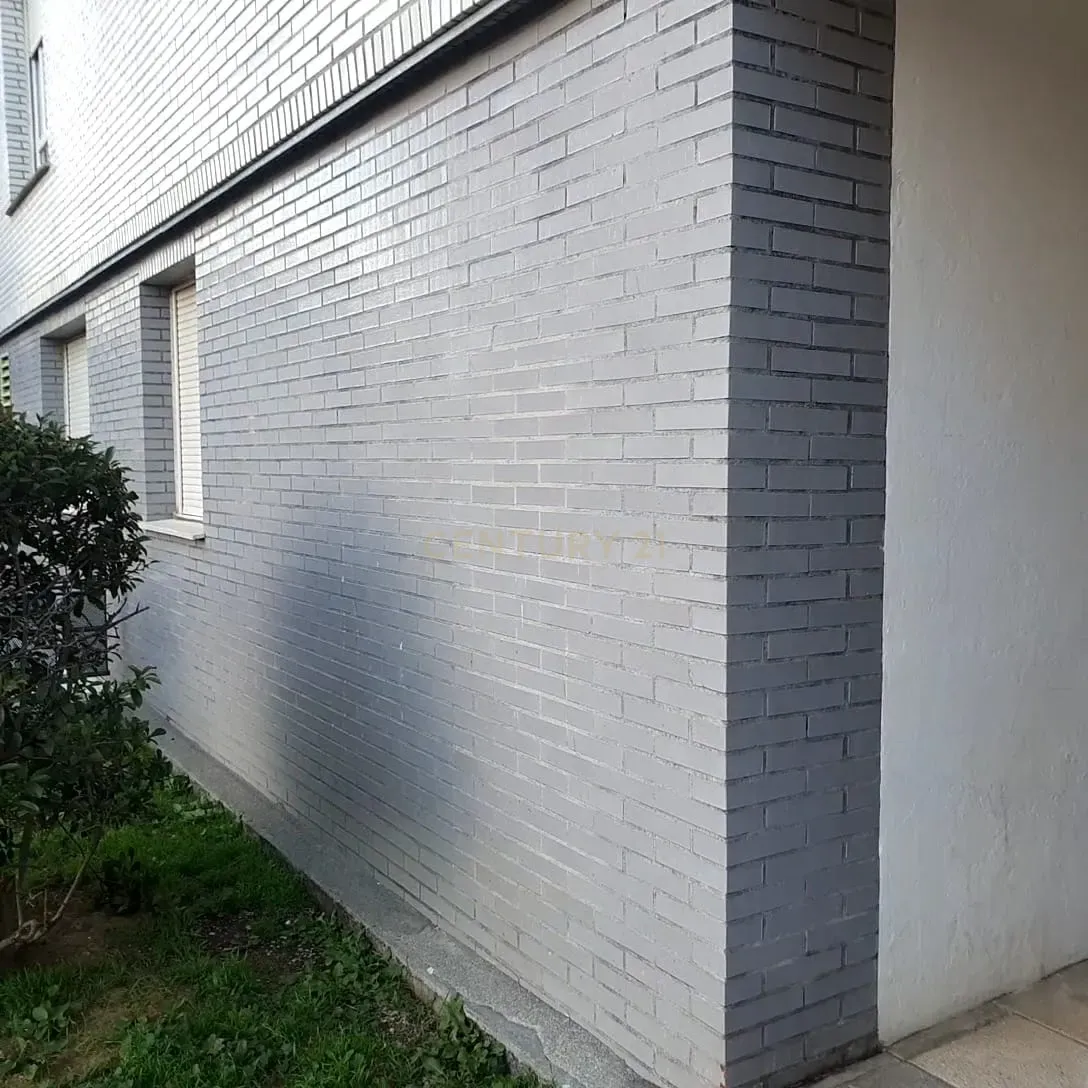 undefined - Image 1