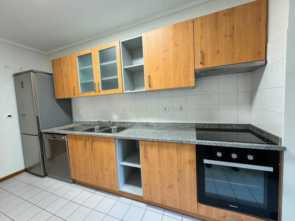 Apartamento T3 para Arrendamento - Santa Cruz, Madeira - Image 14