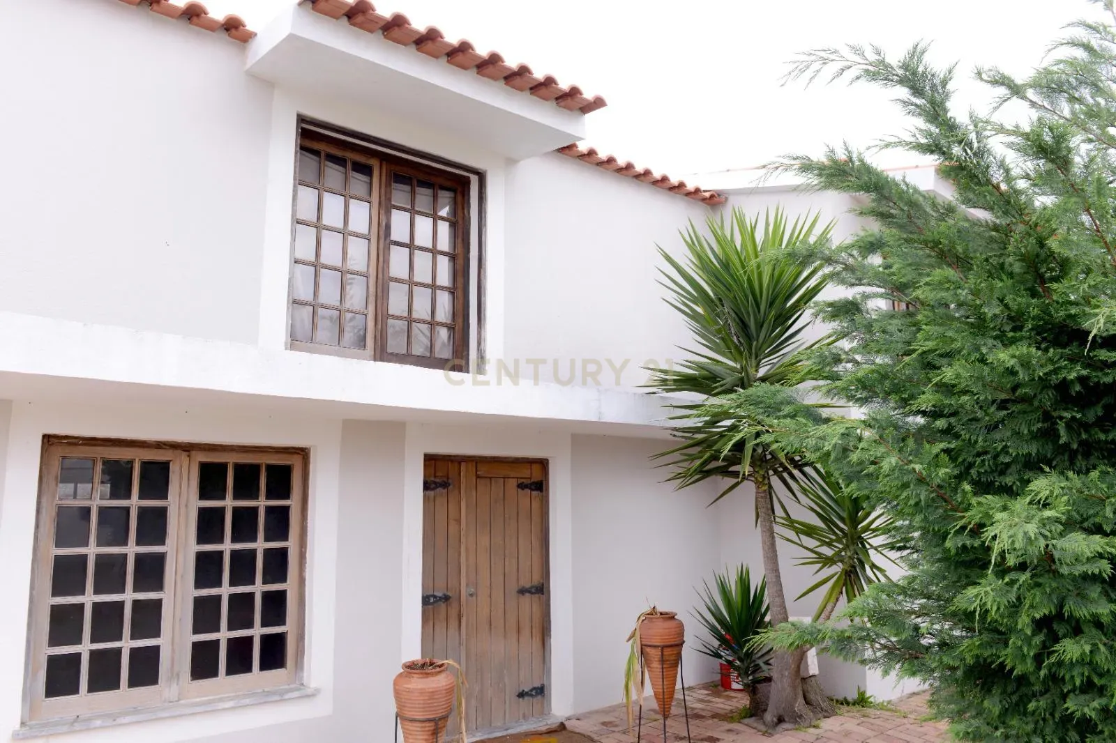 Excelente moradia com piscina - Image 8