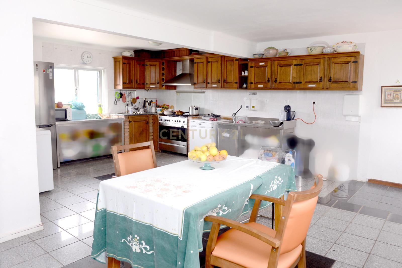 Excelente moradia com piscina - Image 6